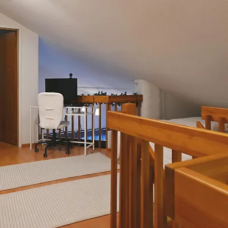 Alley 3b - In Centre *