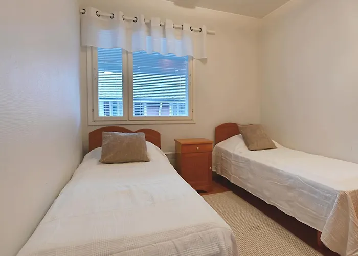 Alley 3b - In Centre *