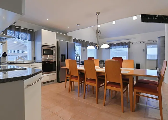 Alley 3b - In Centre